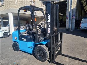 USED 2017 UTILEV 2.5 TON DIESEL FORKLIFT FOR SALE