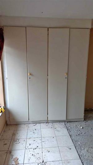 Built in cupboards 4 door