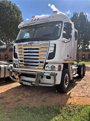 2015 Freightliner argosy Isx500