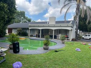 House For Sale in Farrarmere