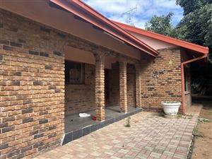 House For Sale in Ivy Park