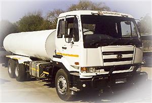 Nissan UD 440. 18000l Water truck ( water tanker)