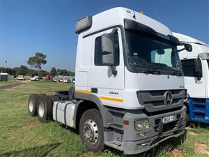 2014 Mercedes Benz 2644 Double Diff Horse with 512000kms