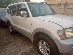 Mitsubishi Pajero Engine & Body Parts