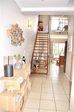 Apartment For Sale in Craighall Park