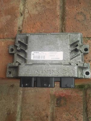 Renault clio 2 computer box Available 