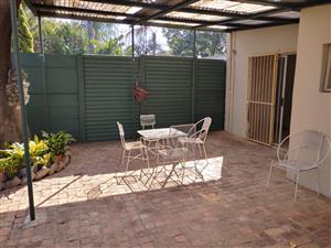 Garden flat to rent Villieria 