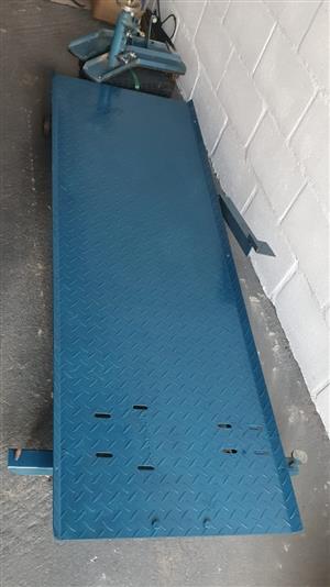 Motorcycle lift