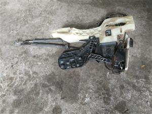 2016 Onwards Hyundai Elantra left front door lock for sale 