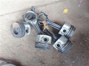 Pistons and conrods Nissan fd46 for sale 