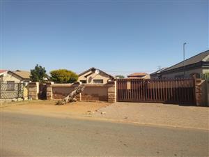 House For Sale in Soshanguve VV