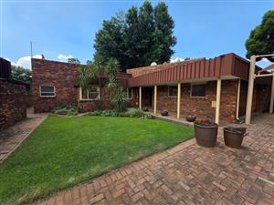 Beautiful Townhouse to Rent in Sasolburg – Available Immediately!