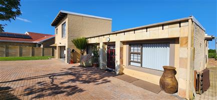 Stylish 3-Bedroom Family Home with Flatlet and Solar Power – Dana Bay