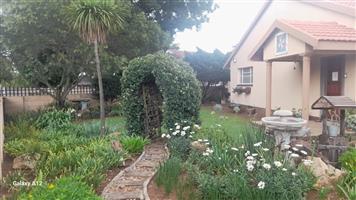 Neat as a pin 4 bedroom house for sale with flatlet