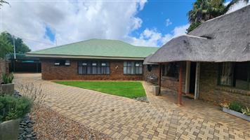 Modern Family Home with Exceptional Extras in Sought-After  Sterpark