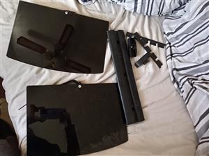 Wall mounted shelves