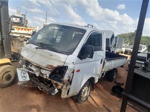 New shape hyundai  h 100 stripping for parts 