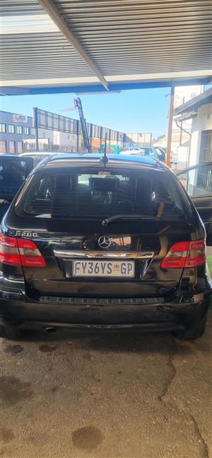 Mercedes B200