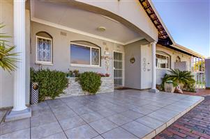 House For Sale in Parkhill Gardens