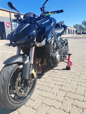 KAWASAKI Z1000
