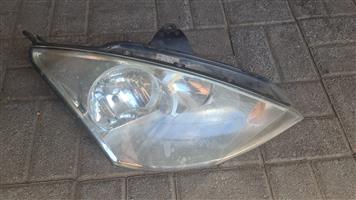 Ford Focus Mk1 2001 RH Head Light