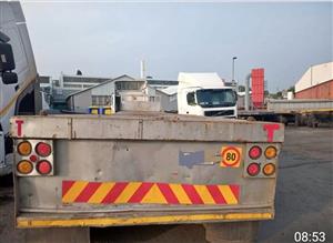 2010 KEARNEY TRI AXLE FLATBED