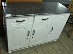 WHITE WOODEN KITCHEN UNIT S065089B