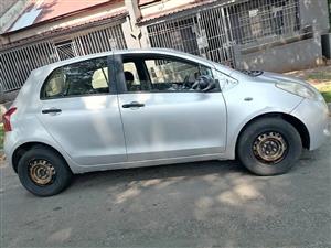 2008 TOYOTA YARIS T1 MANUAL TRANSMISSION IN EXCELLENT CONDITION SERVICE BOOK