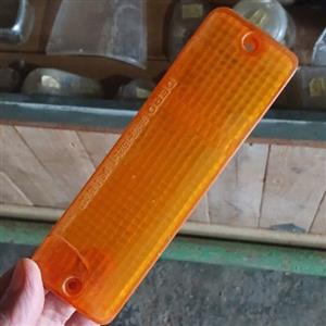 Flicker lens, older car