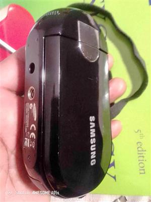 SAMSUNG VIDEO CAMERA|CAMCORDER(no charger)