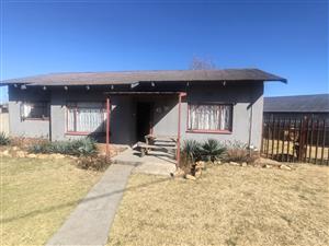 3 bedroom 1 bathroom property with swimming pool and braai area perfect start up family home.