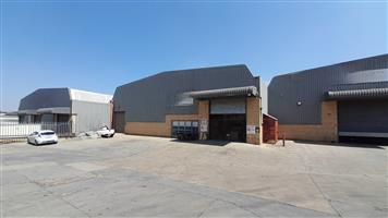 1,653m Warehouse and Office Facility To Let in Corporate Park South