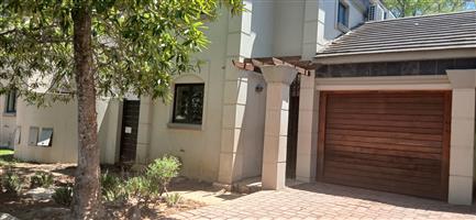 Townhouse for rent in Riverside Gardens