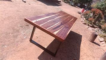 3m by 1m kiaat tafel met staal poot R9000