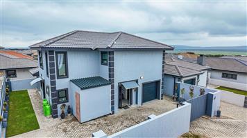 Townhouse For Sale in Dana Bay