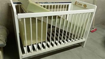 Baby wooden cot, large.