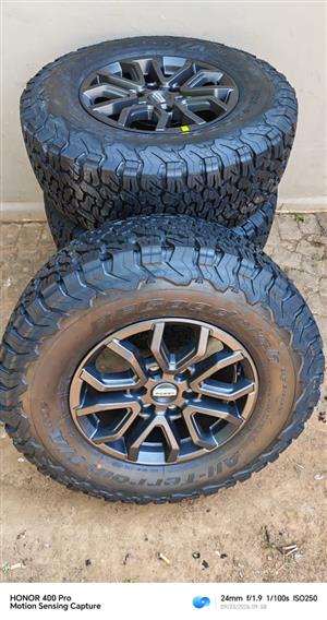 17inch Ford Raptor original mags with brand new 285/70/17 BF Goodrich A/T set fo