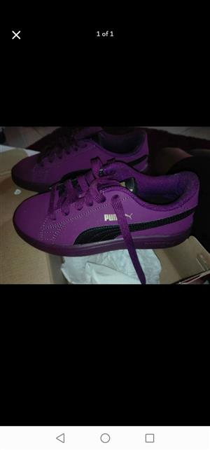Unisex kids purple Puma sneakers size 13