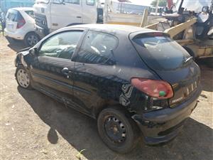 Stripping Peugeot 206 for spares