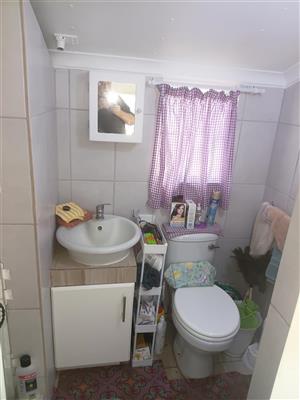 Garden cottage to rent.