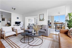 Apartment For Sale in Sea Point