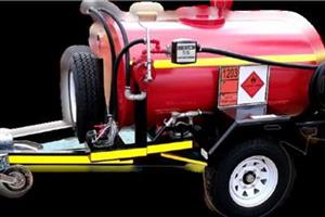 1000 LITRE HIGH GRADE STEEL BOWSER - PRESSURE TESTED - SUITABLE FOR DIESEL/ PARA