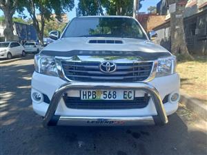 2015 Toyota Hilux Double Cab 3.0 D4D Diesel Legend 45, Manual, Leather seat 91000kms