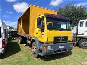 MAN M ton curtain side