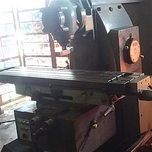 Milling machine for skimming cylinder heads for sale 