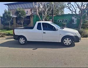 2015 Nissan NP200