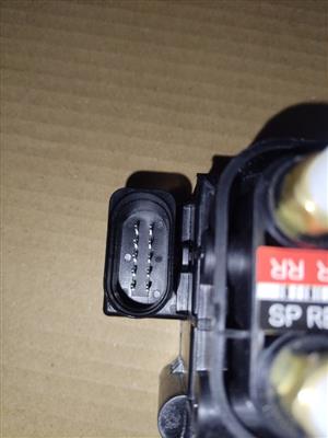 New Mercedes Suspension Valve Block for sale W164 W221 W251