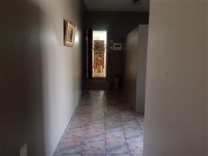 bacholer flat for sale in sunnyside