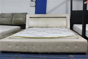 CREAM WHITE KING SIZE SLEIGH BED(S066378B)