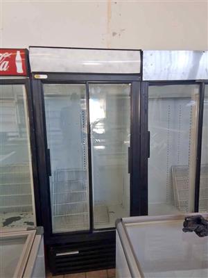 890 Display Fridge